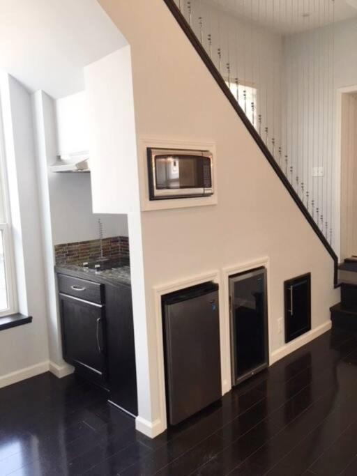 Luxury Three Story Apartment In Short North Columbus Exterior photo